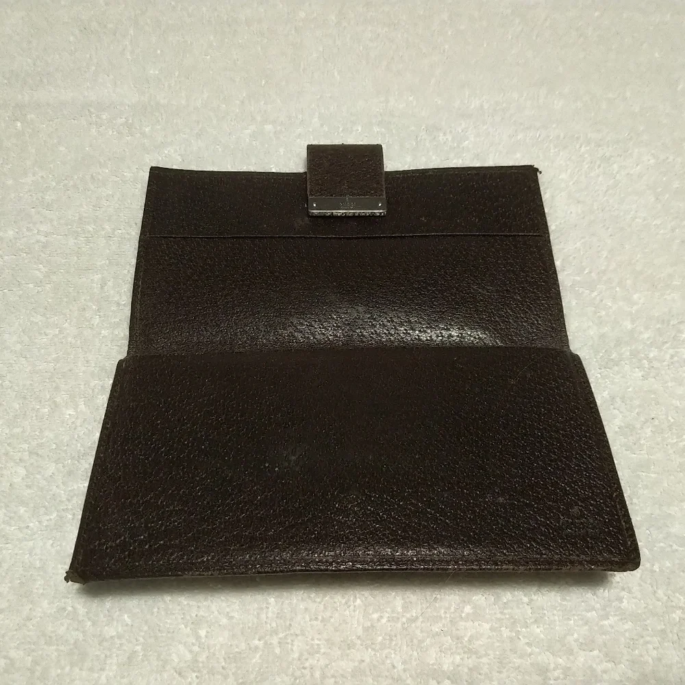 Gucci luxurious gg